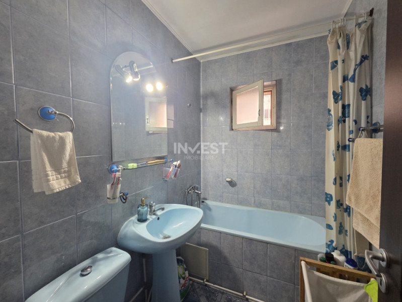 Apartament 3 camere- zona Zimbru