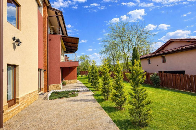 Vilă cu 7 camere, 240 mp utili și 825 mp teren în cartierul Bucium-Iasi