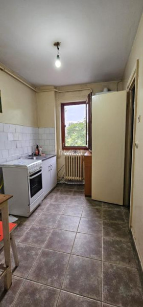 Apartament 2 camere-Podu Ros-Cantemir-etaj 2-bloc fara risc