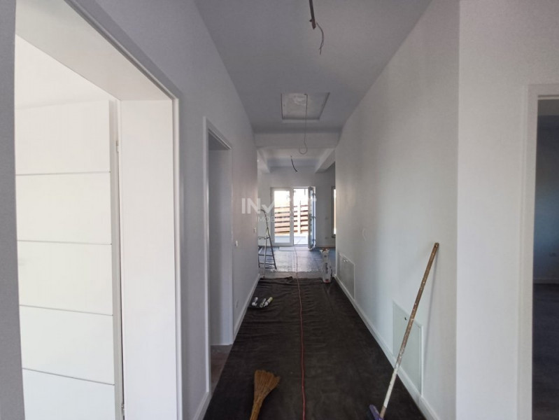 Casă de vânzare în MIROSLAVA , 4 camere