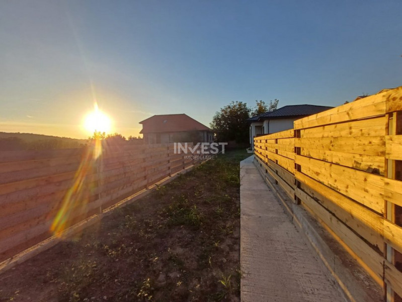 Casă parter, 3 camere, 818 mp teren, zona Valea Adanca