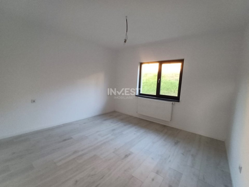 Casă parter, 3 camere, 818 mp teren, zona Valea Adanca