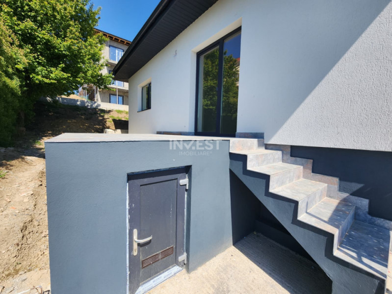 Casă parter, 3 camere, 818 mp teren, zona Valea Adanca