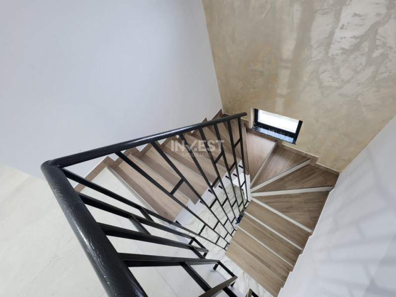 CASA 4 CAMERE, 2 BAI, 440 MP TEREN, MIROSLAVA