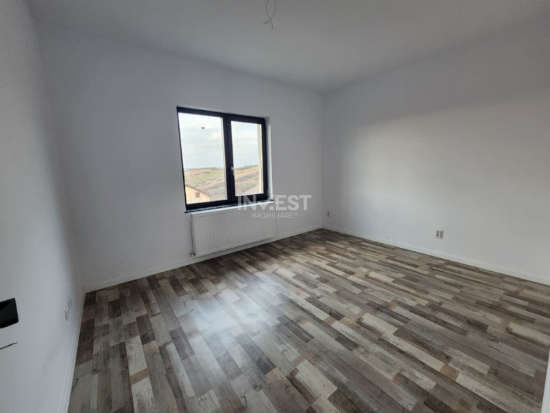 CASA 4 CAMERE, 2 BAI, 440 MP TEREN, MIROSLAVA