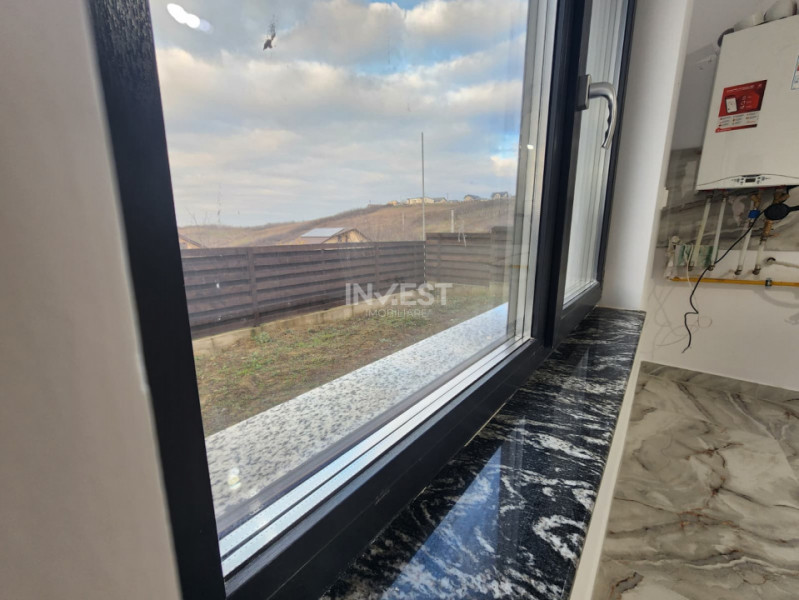 CASA 4 CAMERE, 2 BAI, 440 MP TEREN, MIROSLAVA