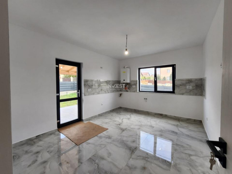 CASA SEMI-SINGLE, 4 CAMERE, 2 BAI, MAGAZIE, 116 MP UTILI, VALEA ADANCA