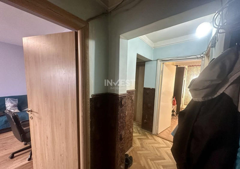 Apartament 4 camere-Decomandat-Etaj 1