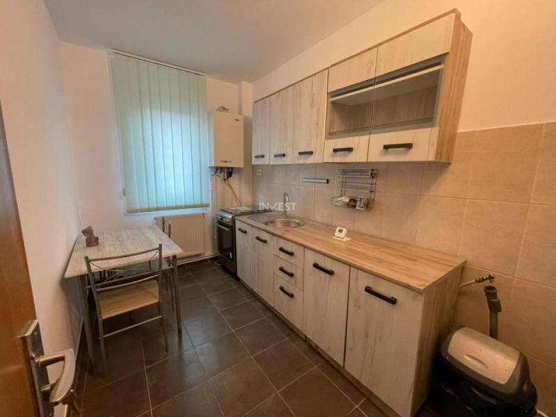 Apartament 3 camere, decomandat, zona Pacurari- Piata Pacurari, Iasi