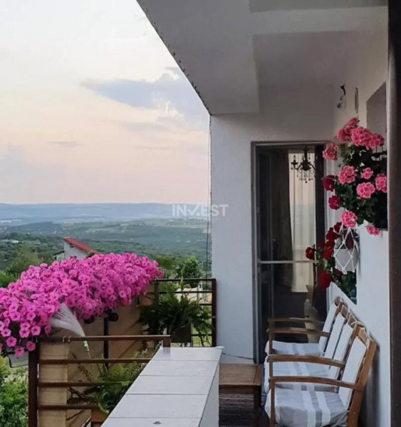 Apartament decomandat cu 3 camere, 82 mp, zona Bucium