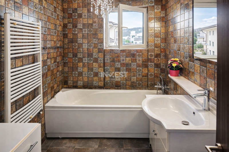Apartament decomandat cu 3 camere, 82 mp, zona Bucium