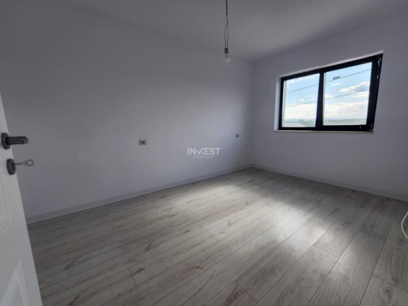 Casa individuala,4 camere,2 bai,110 mp utili,500 mp teren,20 mp Beci, Miroslava