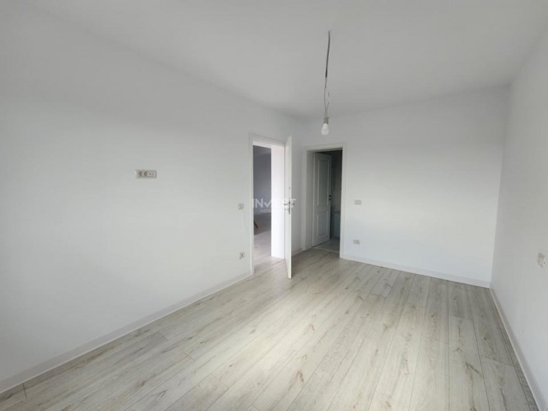 Casa individuala,4 camere,2 bai,110 mp utili,500 mp teren,20 mp Beci, Miroslava