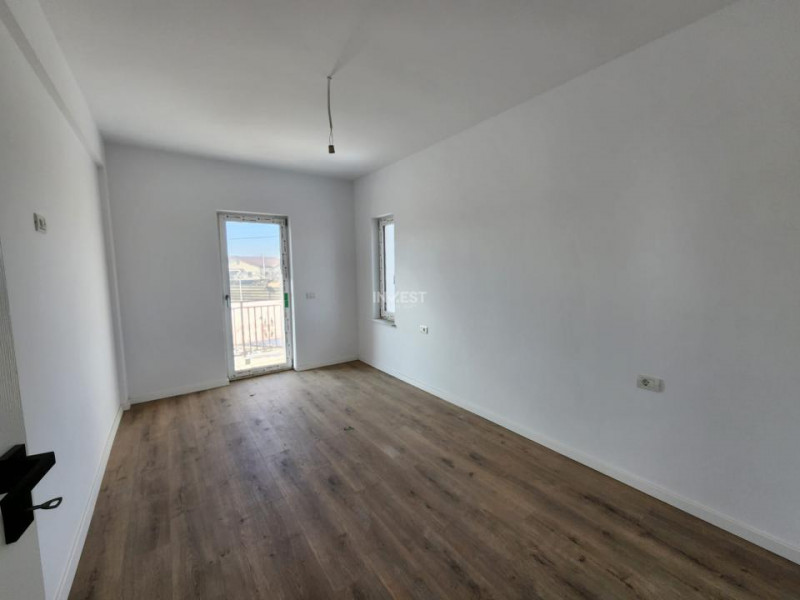 CASA INDIVIDUALA , 4 CAMERE,2 BAI, 530 MP TEREN, MIROSLAVA