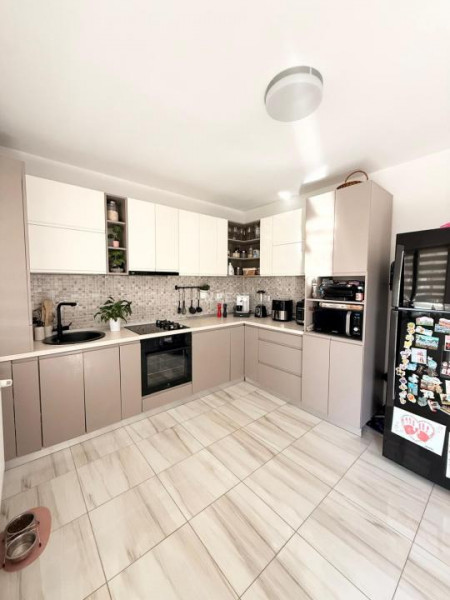 Casa individuala, 4 camere, 105 mp utili, zona Miroslava