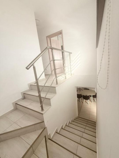 Casa individuala, 4 camere, 105 mp utili, zona Miroslava