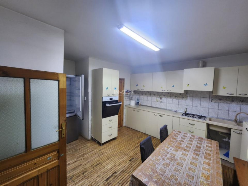 CASA INDIVIDUALA, 135 MP UTILI, PODUL DE FIER