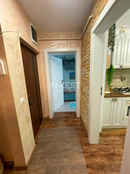Apartament 3 camere-etaj 1-Podu Ros-renovat