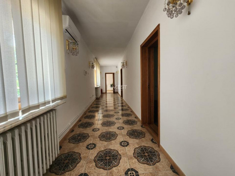 Spatiu de inchiriat , zona centrala , 80 mp , baza Copou