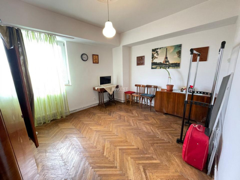 Apartament 3 camere-Podu Ros-70 mp-sens giratoriu