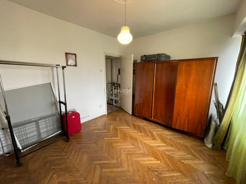 Apartament 3 camere-Podu Ros-70 mp-sens giratoriu