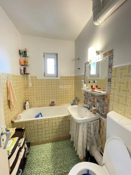 Apartament 3 camere-Podu Ros-70 mp-sens giratoriu