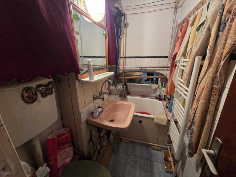 APARTAMENT 3 CAMERE-ETAJ INTERMEDIAR-ZIMBRU