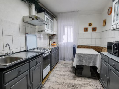 Apartament 3 camere-decomandat-etaj 1