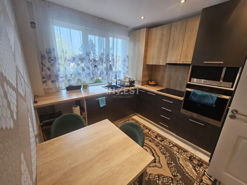 Apartament 3 Camere-etaj intermediar-Tătărași