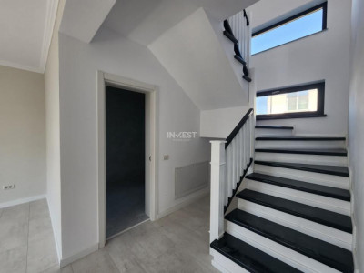 CASA PREMIUM 4 CAMERE, 2 BAI, 115 MP UTILI, 300 MP TEREN, MIROSLAVA