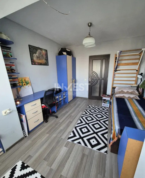 Apartament 4 camere-Tatarasi
