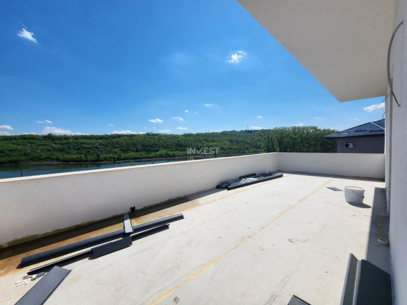 Casa individuala , 4 camere, 3 bai, garaj 26 mp , terasa 40 mp, VALEA ADANCA