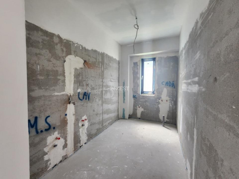 Casa individuala , 4 camere, 3 bai, garaj 26 mp , terasa 40 mp, VALEA ADANCA