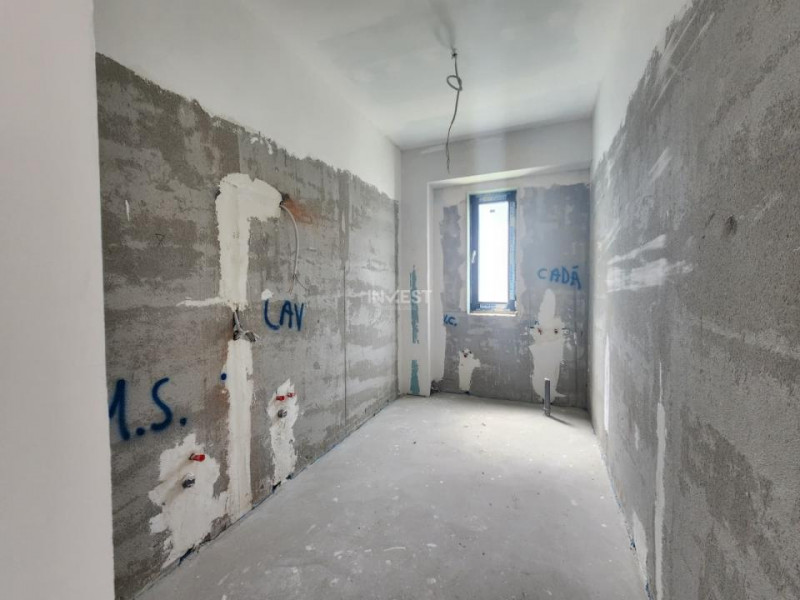 Casa individuala , 4 camere, 3 bai, garaj 26 mp , terasa 40 mp, VALEA ADANCA
