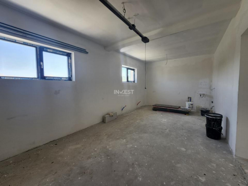 Casa individuala , 4 camere, 3 bai, garaj 26 mp , terasa 40 mp, VALEA ADANCA