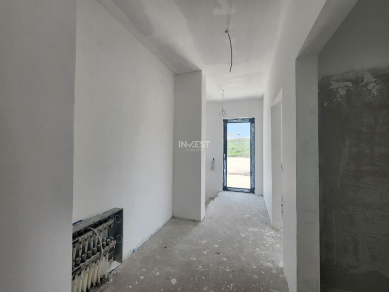 Casa individuala , 4 camere, 3 bai, garaj 26 mp , terasa 40 mp, VALEA ADANCA