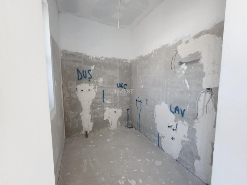 Casa individuala , 4 camere, 3 bai, garaj 26 mp , terasa 40 mp, VALEA ADANCA
