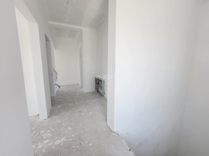 Casa individuala , 4 camere, 3 bai, garaj 26 mp , terasa 40 mp, VALEA ADANCA