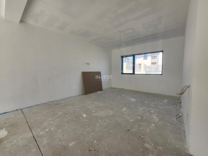 Casa individuala , 4 camere, 3 bai, garaj 26 mp , terasa 40 mp, VALEA ADANCA