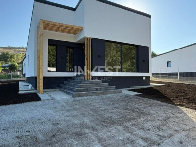 CASA INDIVIDUALA,500 mp teren,4 CAMERE, 2 BAI SI POD,VALEA ADANCA ZONA 5 DRUMURI