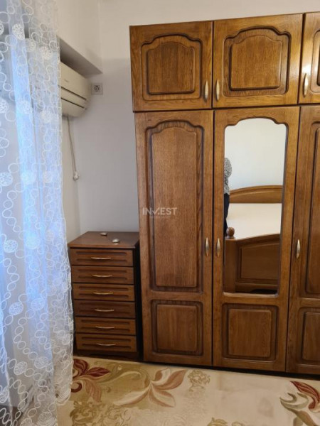 Apartament 3 camere decomandat-80 mp-Podu Ros-bloc 1994