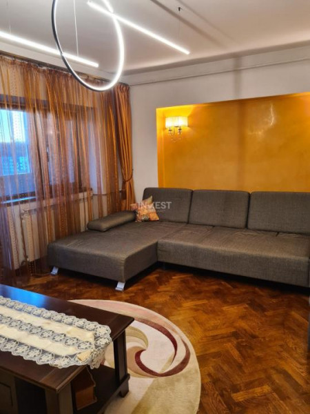 Apartament 3 camere decomandat-80 mp-Podu Ros-bloc 1994