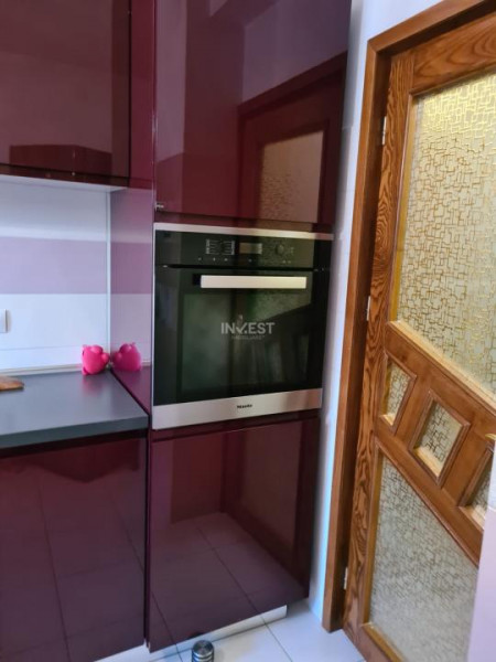 Apartament 3 camere decomandat-80 mp-Podu Ros-bloc 1994