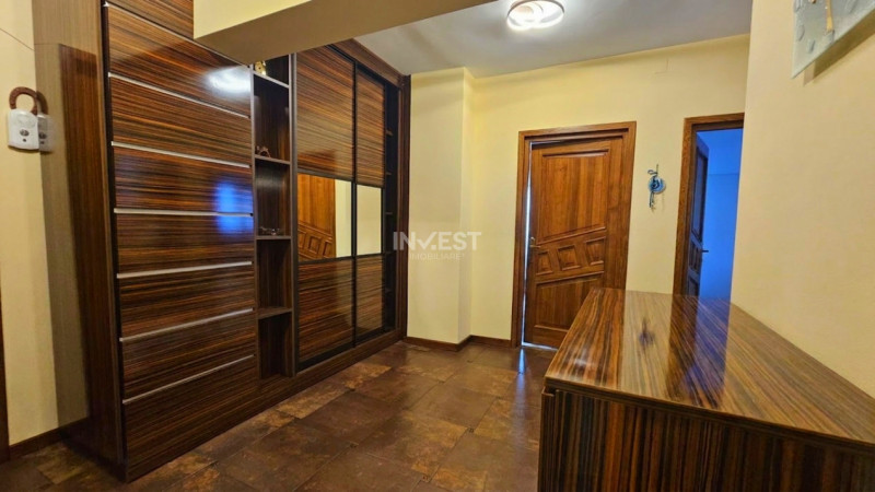 Apartament 3 camere decomandat-80 mp-Podu Ros-bloc 1994