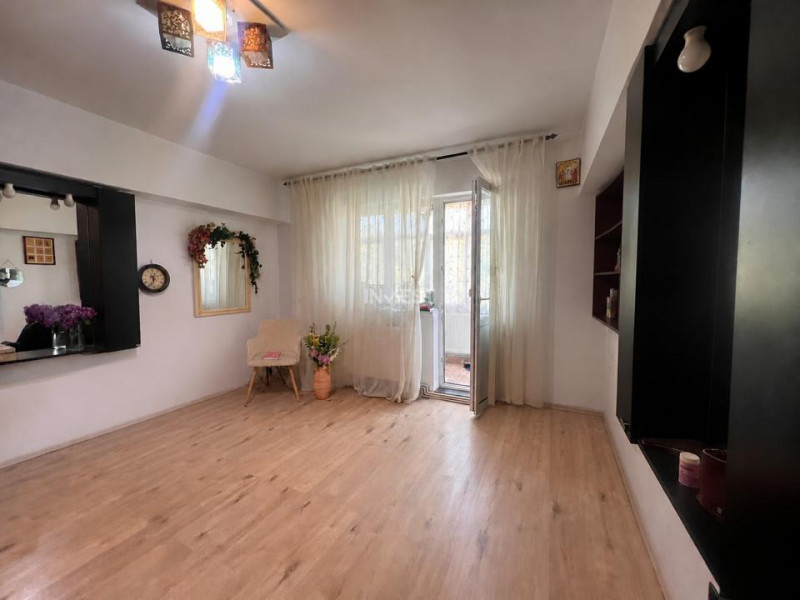 Apartament 3 Camere-etaj intermediar-Tătărași