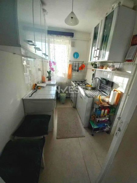 Apartament 2 camere decomandat-Podul de Piatra-bloc fara risc