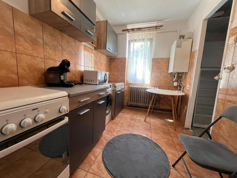 Apartament 2 camere-etaj intermediar-Tătărași