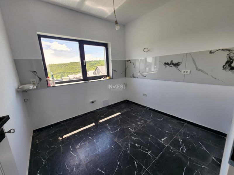 Duplex 4 camere, 2 bai , VALEA ADANCA