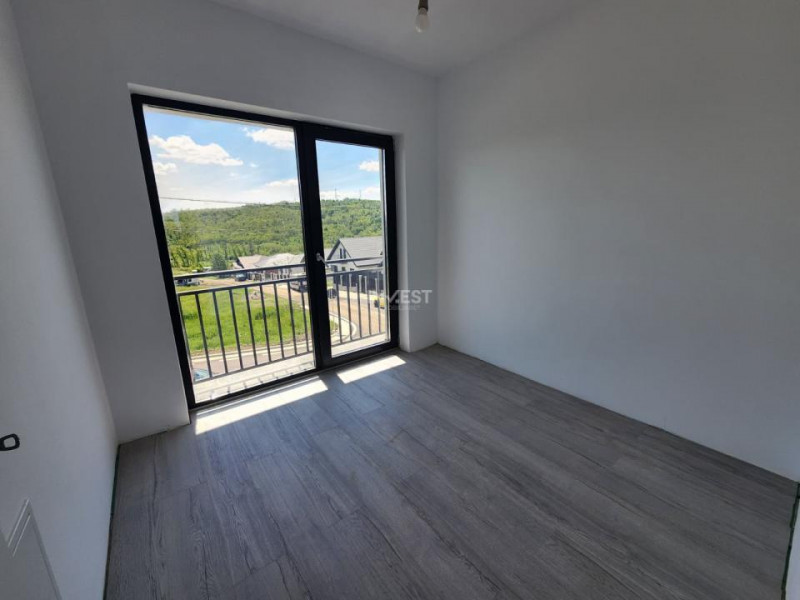 Duplex 4 camere, 2 bai , VALEA ADANCA