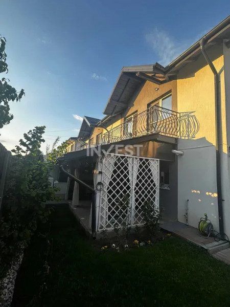 Vilă Popas Păcurari PANOURI FOTOVOLTAICE